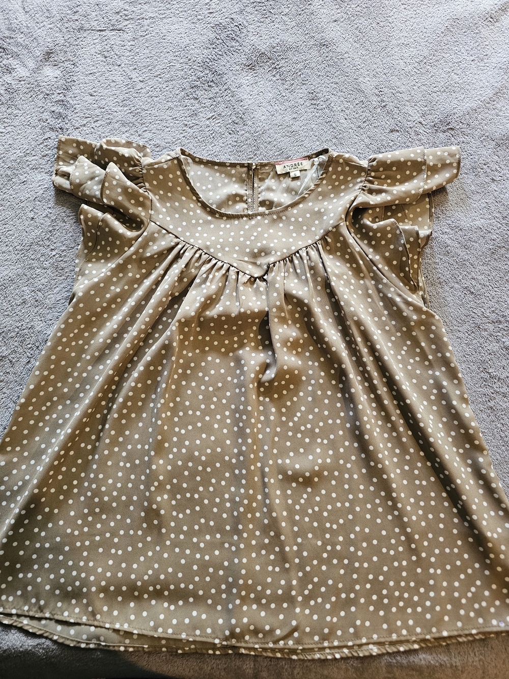 ANDREE BY UNIT Taupe Polka Dot Ruffle Sleeve Top
